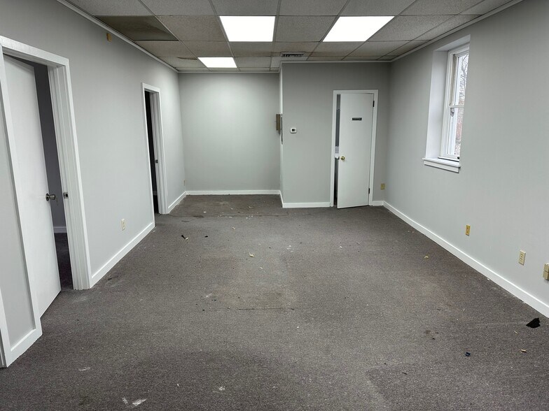 More Photos Of 10-14 Main St, Norwalk Storefront Retail Office For Lease