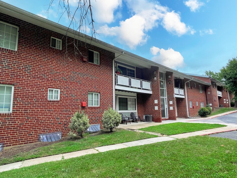 Primary Photo Of 1627 Ingleside Ave, Baltimore Apartments For Sale