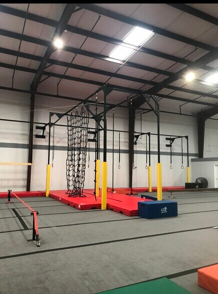 More Photos Of 250 Commonwealth Ave, Bristol Health Club For Lease