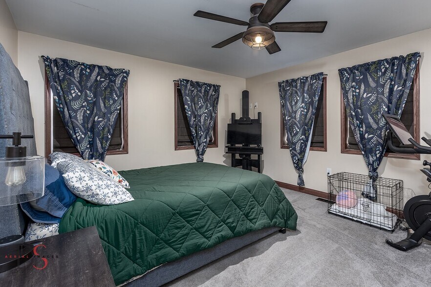 More Photos Of 611 E Dayton Rd, Ottawa Warehouse For Sale