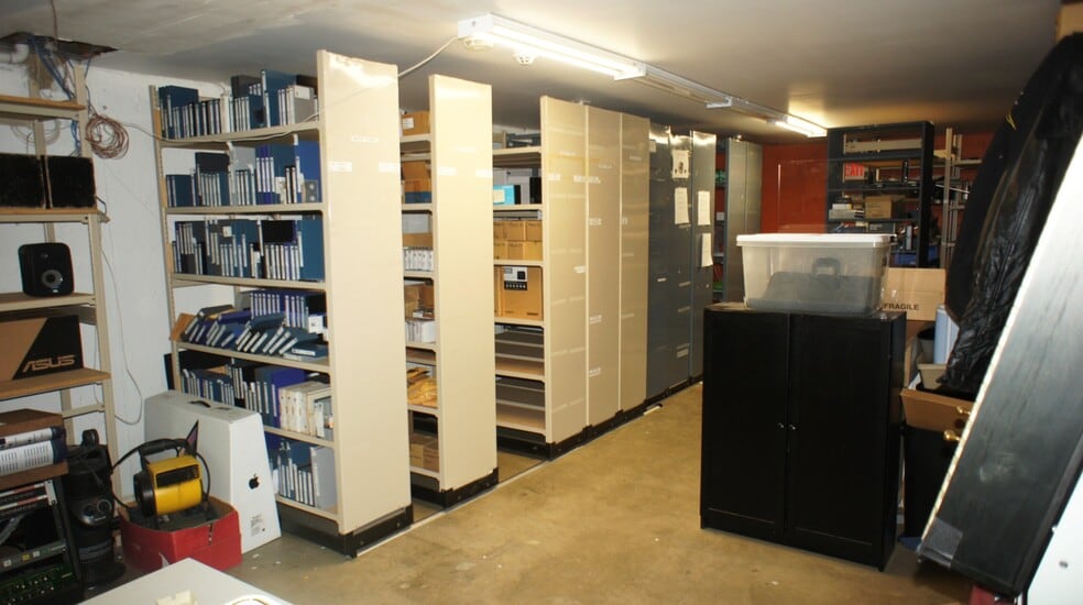 More Photos Of 7316 101 Ave NW, Edmonton Office For Sale