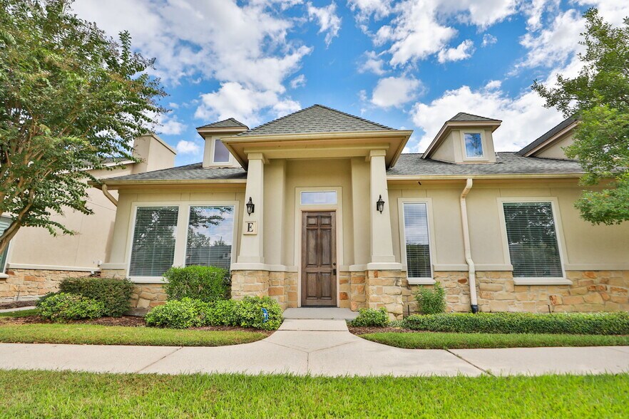 More Photos Of 11607 Spring Cypress Rd, Tomball Office For Sale