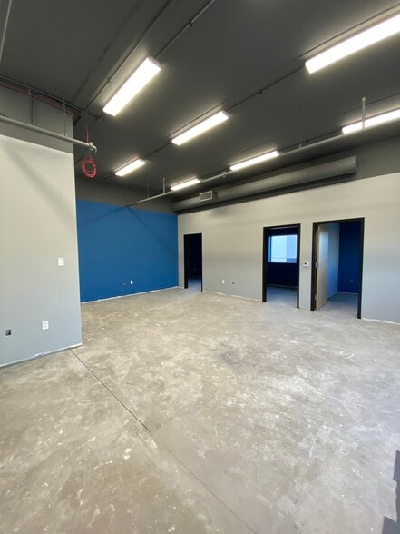 More Photos Of 750 N 17th St, St Charles Warehouse For Lease