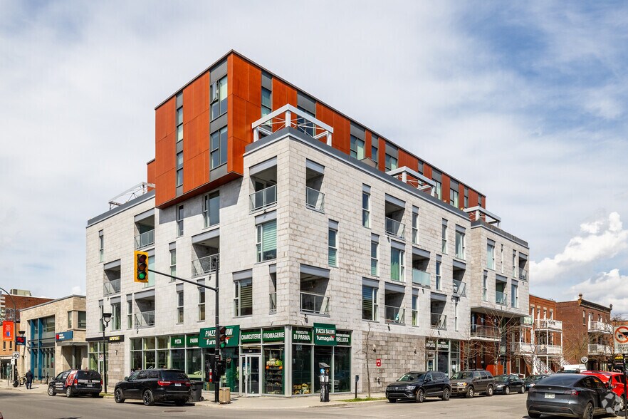 More Photos Of 6833-6835 Boul Saint-Laurent, Montréal Storefront Retail Office For Sale