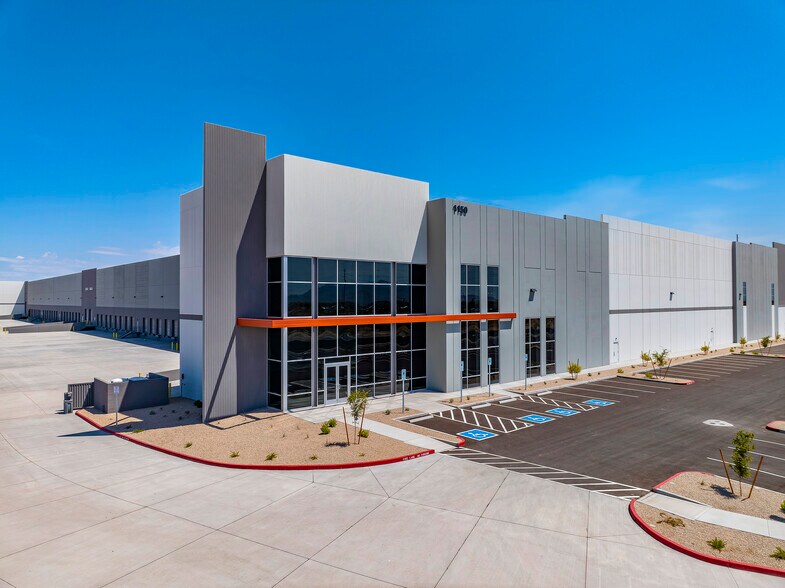 More Photos Of 1150 N Perryville Rd, Goodyear Warehouse For Lease