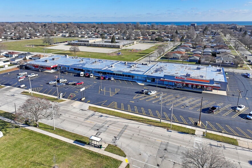 More Photos Of 2027-2055 22nd Ave, Kenosha General Retail For Lease