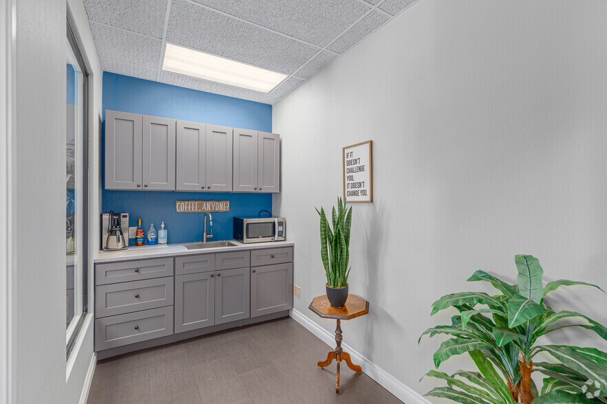 More Photos Of 2535 Kettner Blvd, San Diego Office Residential For Sale