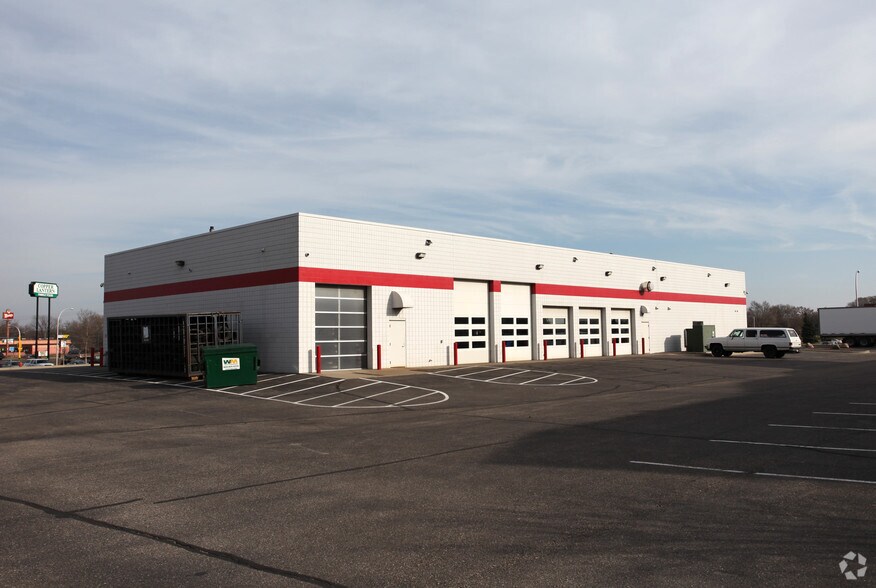 More Photos Of 22 8th Ave SE, Saint Cloud Auto Repair For Lease