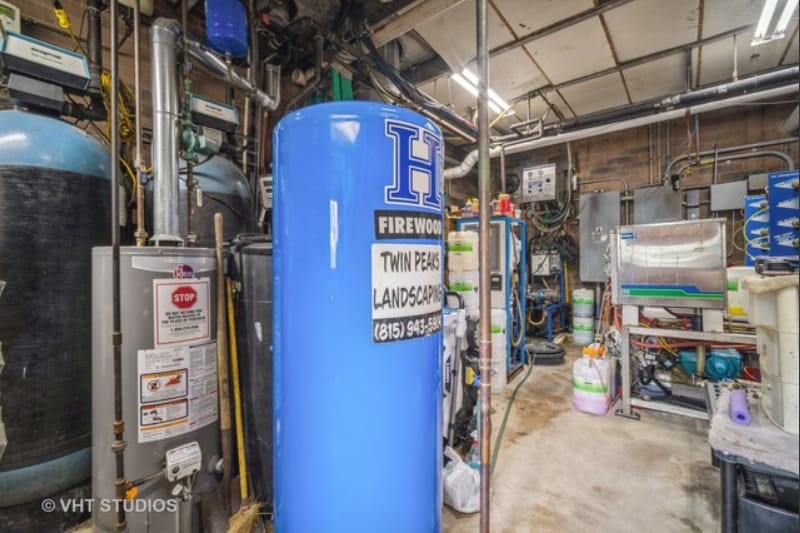 More Photos Of 235 W State Rd, Island Lake Carwash For Sale