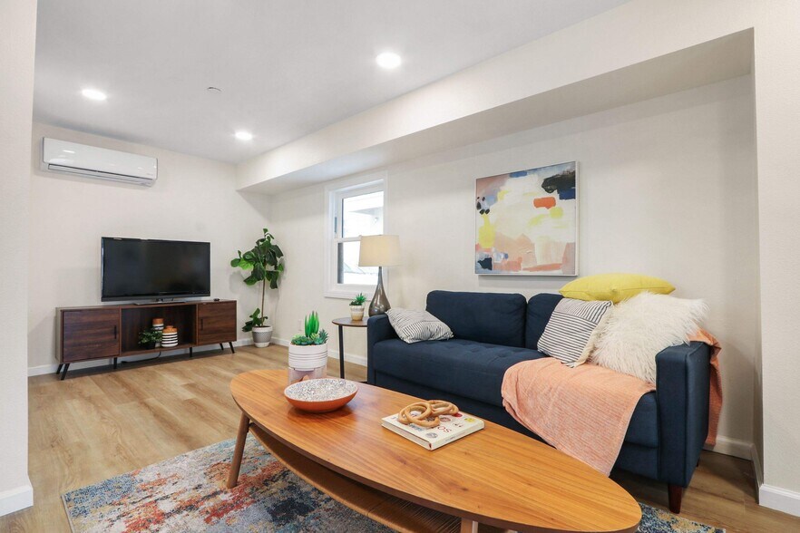 More Photos Of 528 Daisy Ave, Long Beach Apartments For Sale