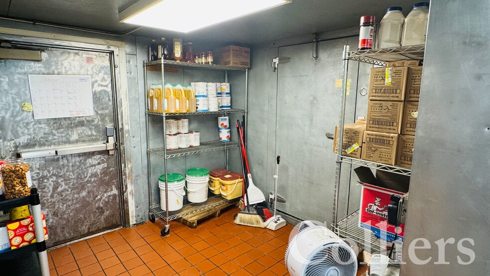 More Photos Of 2840 Pocatello Ave, American Falls Storefront For Sale