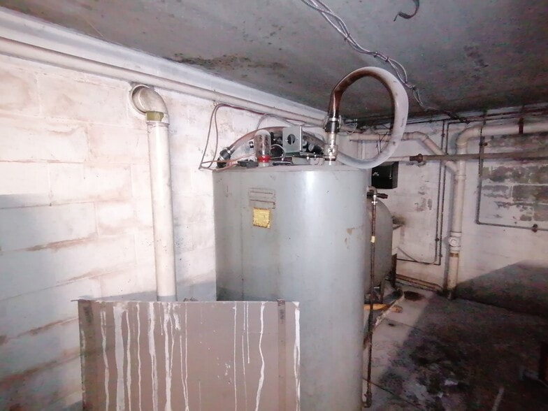 More Photos Of 120 Church St, Hagerstown Auto Repair For Sale