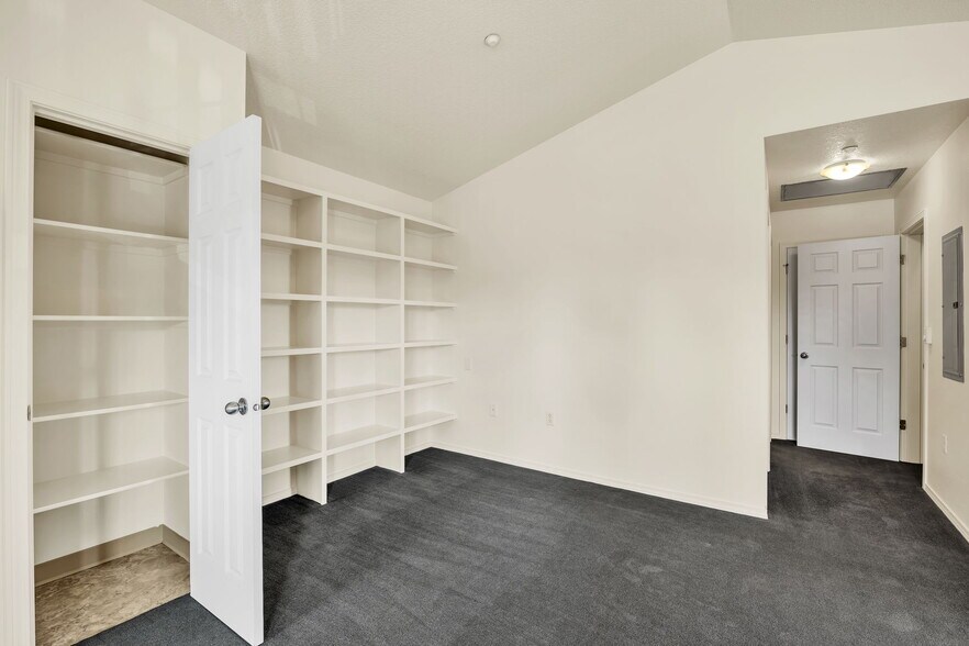 More Photos Of 2211 McKinney Ln, Lebanon Apartments For Sale