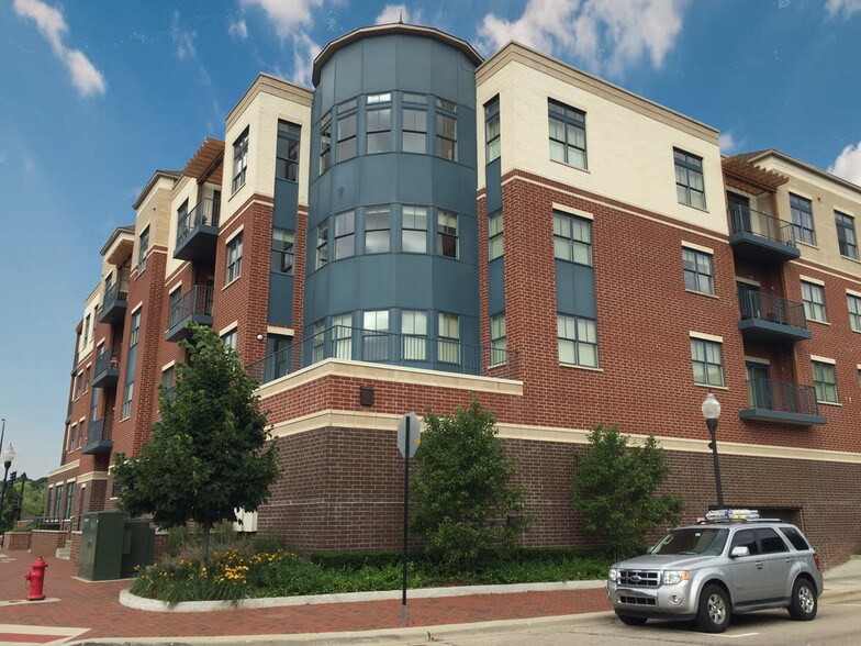 More Photos Of 1 N Main St, Algonquin Apartments For Lease