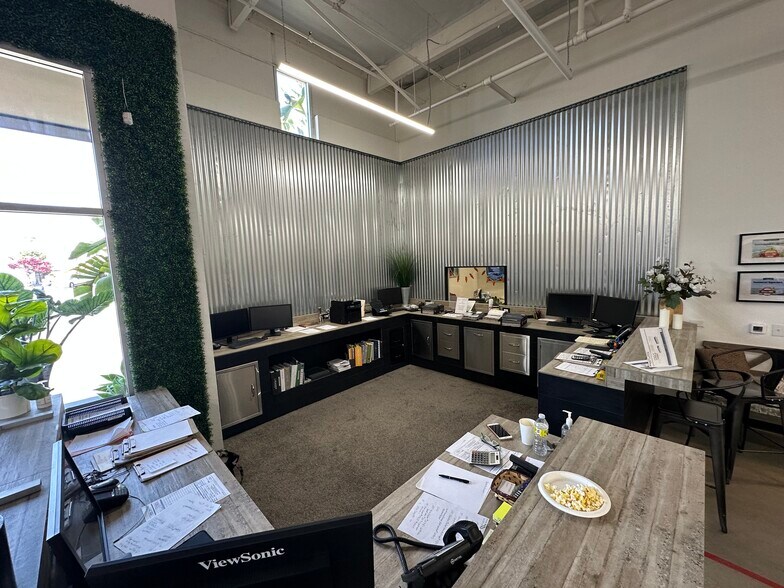 More Photos Of 2020 E Orangethorpe Ave, Anaheim Distribution For Lease