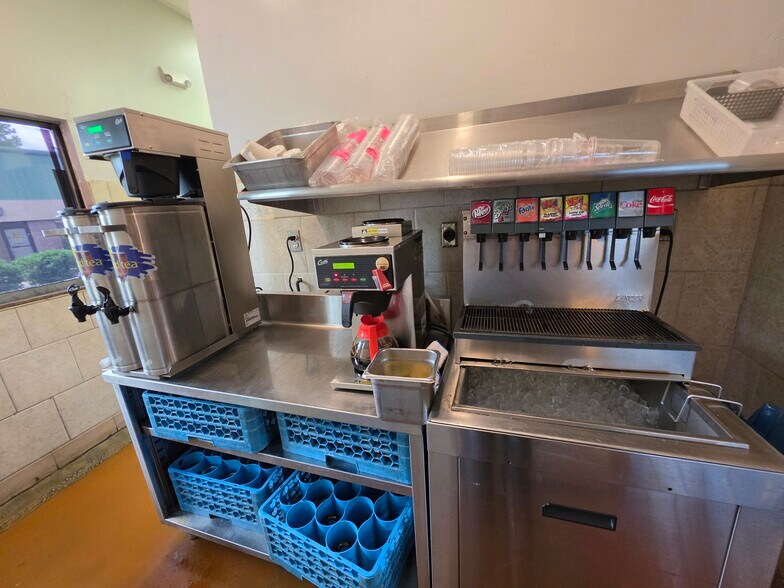 More Photos Of 2813 W Walnut St, Rogers Restaurant For Sale