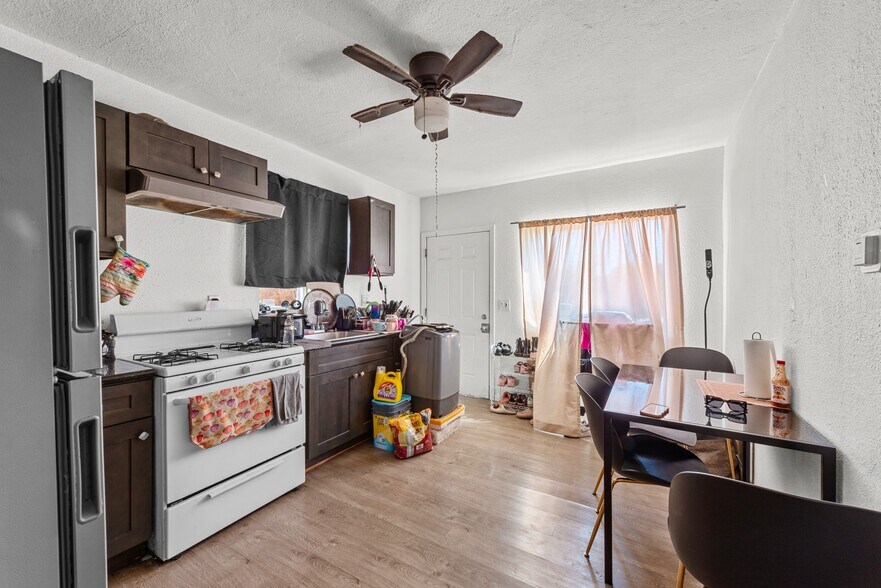 More Photos Of 1323 E Adams Blvd, Los Angeles Apartments For Sale