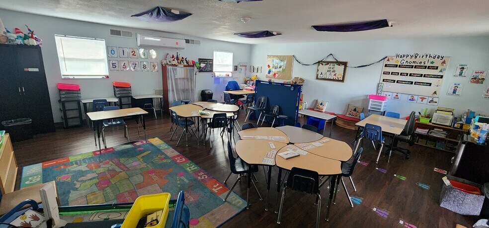 More Photos Of 2177 NE Coachman Rd, Clearwater Schools For Lease