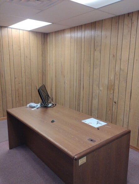 More Photos Of 906 Elm St, Coffeyville Religious Facility For Sale