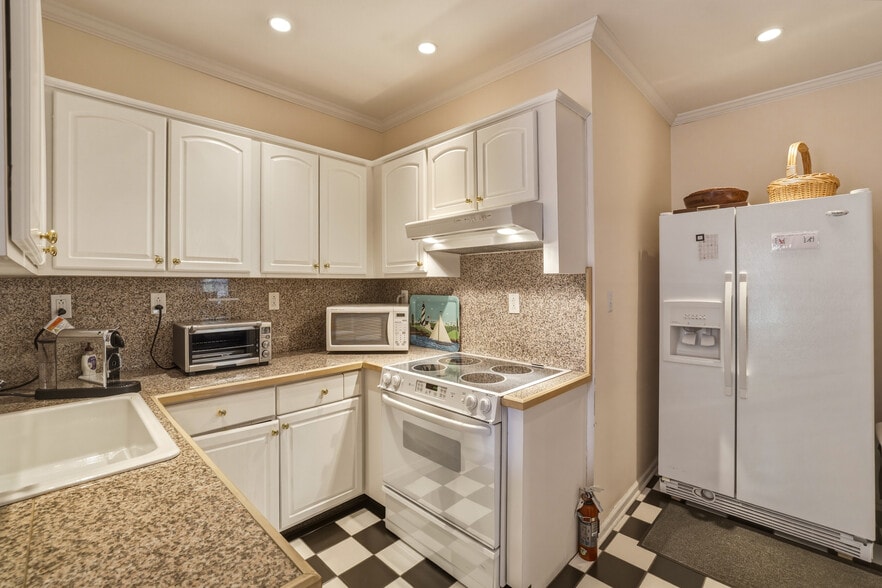 More Photos Of 445 Orange St, New Haven Office For Sale