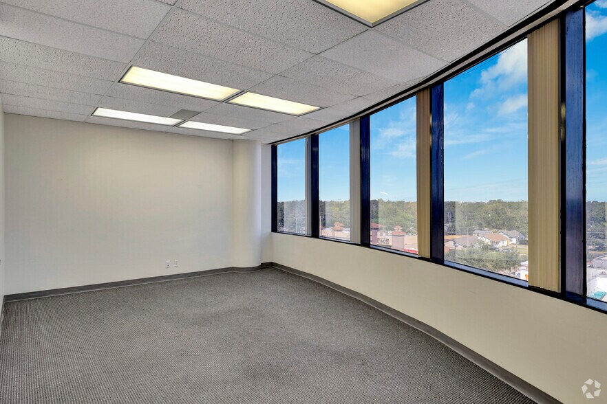More Photos Of 213 W Southmore Ave, Pasadena Coworking Space