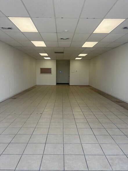 More Photos Of 1725-1733 Babcock Rd, San Antonio Unknown For Lease