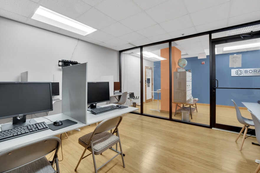 More Photos Of 7535 Little River Tpke, Annandale Office Residential For Sale