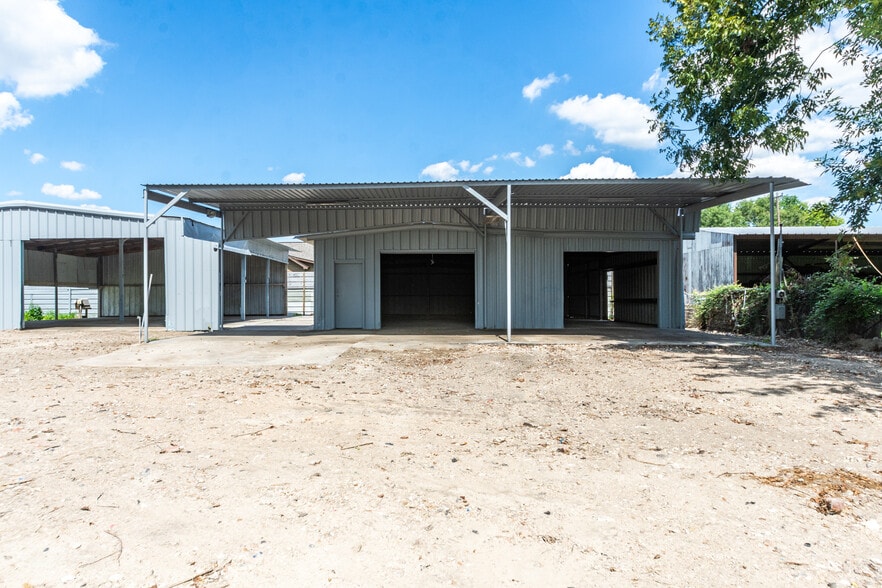 More Photos Of 1929 Havner Ln, Houston Industrial For Sale