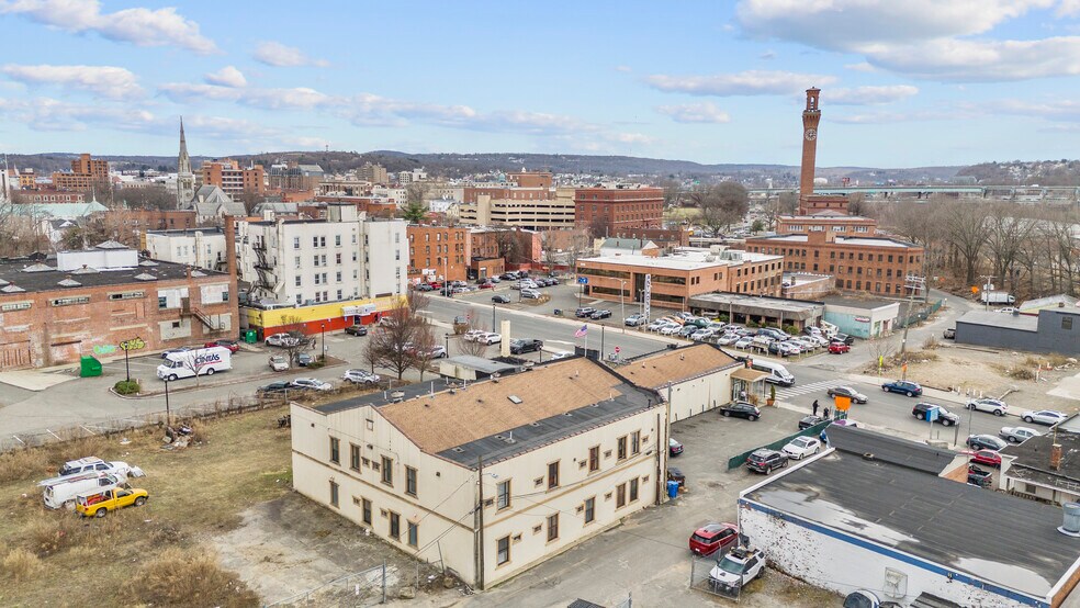 More Photos Of 428 W Main St, Waterbury Storefront For Sale