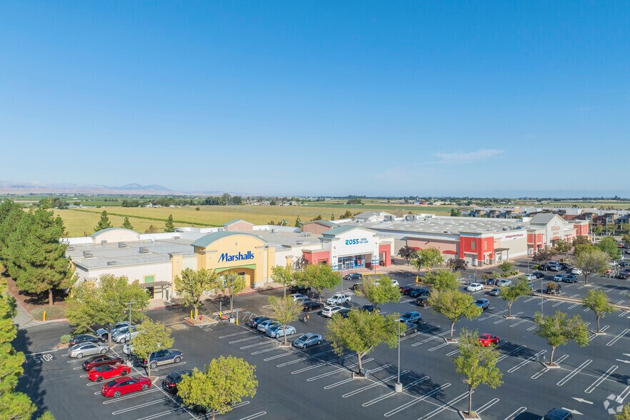 More Photos Of 2481-2483 Naglee Rd, Tracy General Retail For Lease