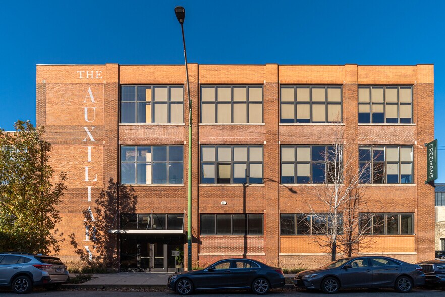 More Photos Of 1550-1556 W Carroll, Chicago Loft Creative Space For Lease