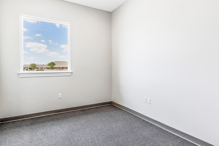 More Photos Of 7469 Pennsylvania Dr, Amarillo Office For Lease