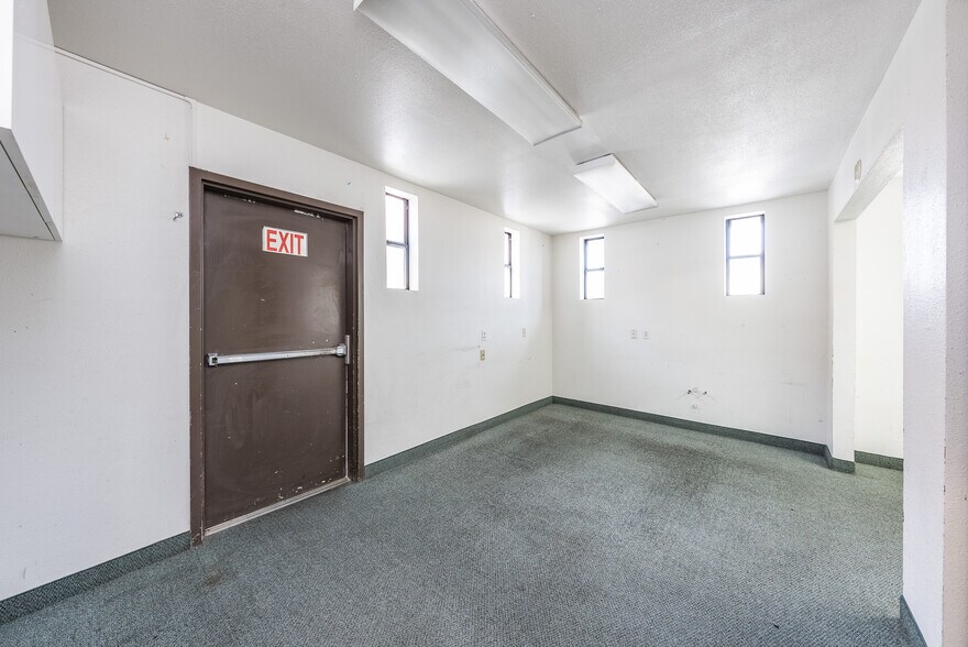 More Photos Of 927 O St, Firebaugh Healthcare For Sale