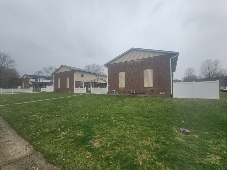More Photos Of 744 Kingwood Dr NE, Bolivar Apartments For Sale