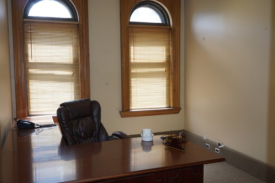 More Photos Of 119-121 E Water St, Syracuse Office Residential For Lease