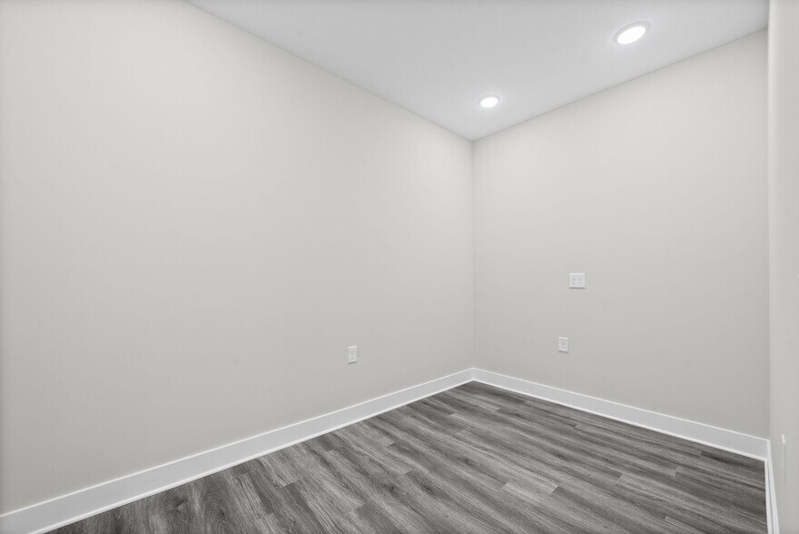More Photos Of 2510 Pea Ridge Rd, Clarksville Office For Lease