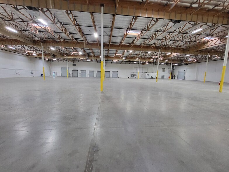 More Photos Of 3326 Ponderosa Way, Las Vegas Warehouse For Lease