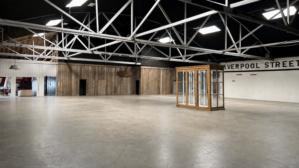 More Photos Of 3334 S La Cienega Pl, Los Angeles Warehouse For Lease