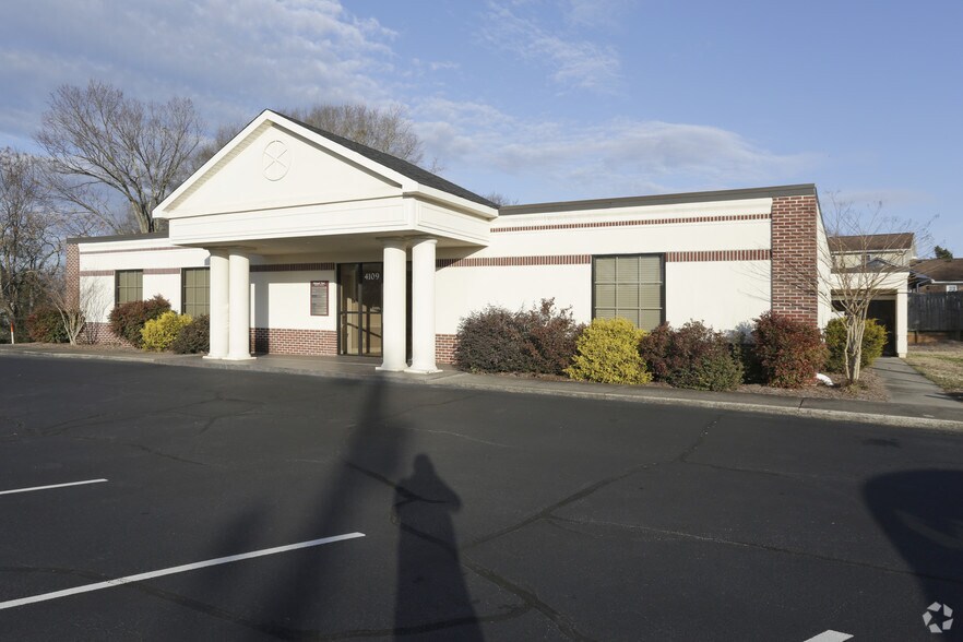 More Photos Of 4109 E North St, Greenville Office For Lease