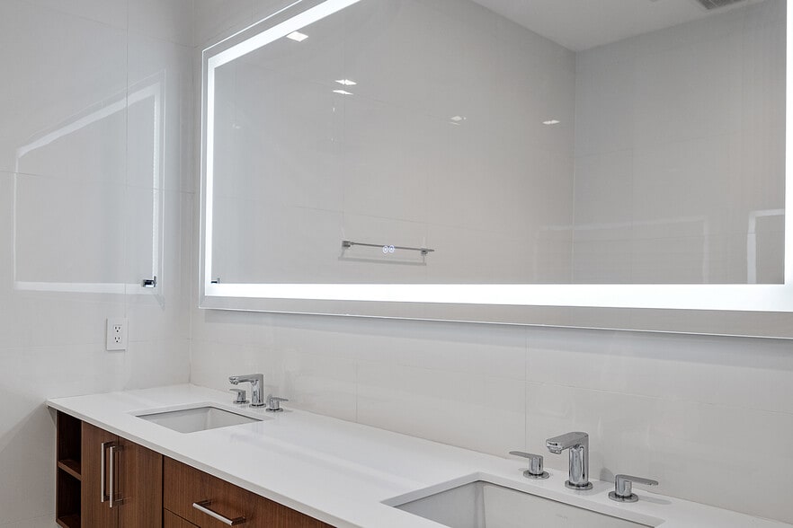 More Photos Of 400 S Old Woodward Ave, Birmingham Apartments For Sale