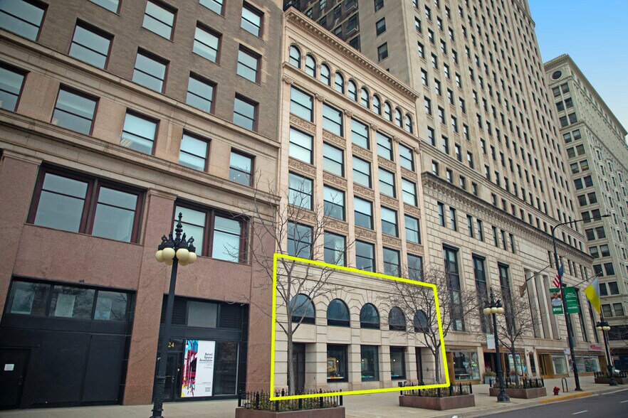 Primary Photo Of 318-320 S Michigan Ave, Chicago Apartments For Sale