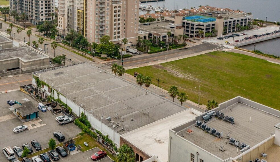 More Photos Of 327-345 E Bay St, Jacksonville Office For Lease