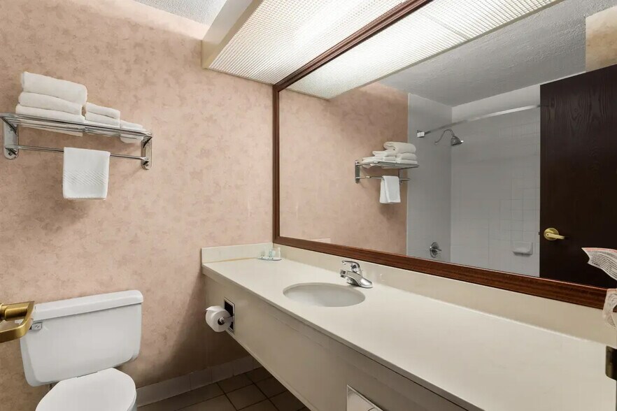 More Photos Of 300 S Highway 13, Craig Hotel For Sale