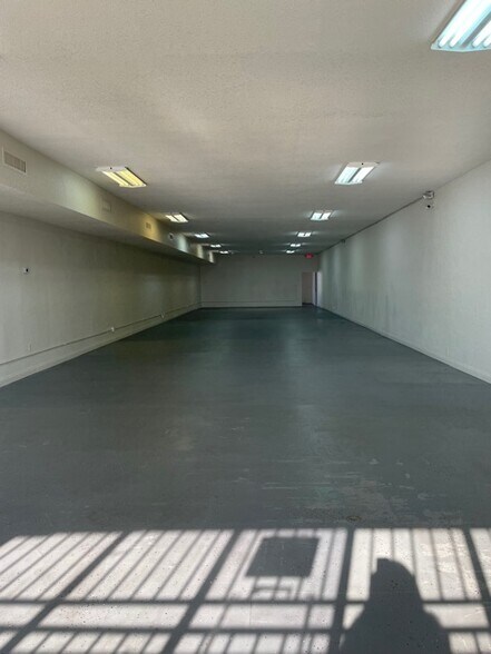 More Photos Of 953 E Sahara Ave, Las Vegas Storefront Retail Office For Lease