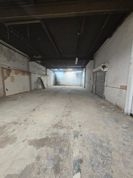 More Photos Of 19 W 9th St, Brooklyn Warehouse For Lease