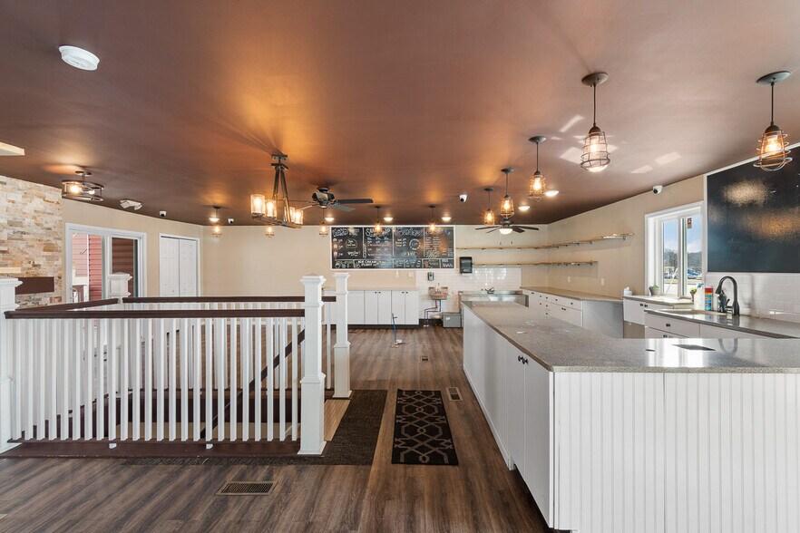 More Photos Of 1177 Canton Rd, Akron Storefront For Sale