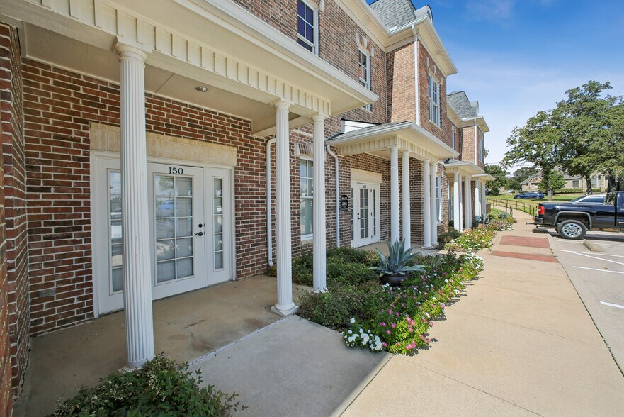 More Photos Of 1670 Keller Pky, Keller Loft Creative Space For Sale