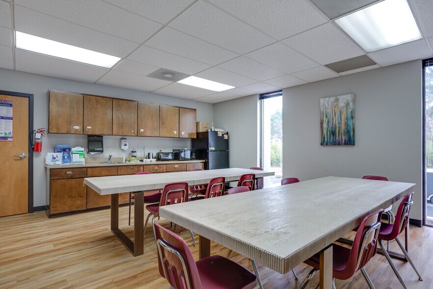 More Photos Of 3610 Bush St, Raleigh Medical For Lease