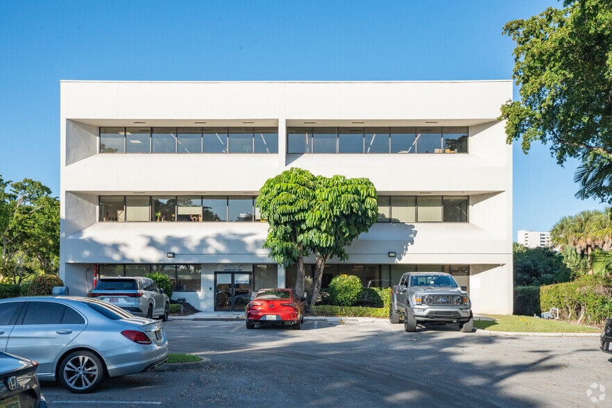 More Photos Of 6300 NE 1st Ave, Fort Lauderdale Office For Lease