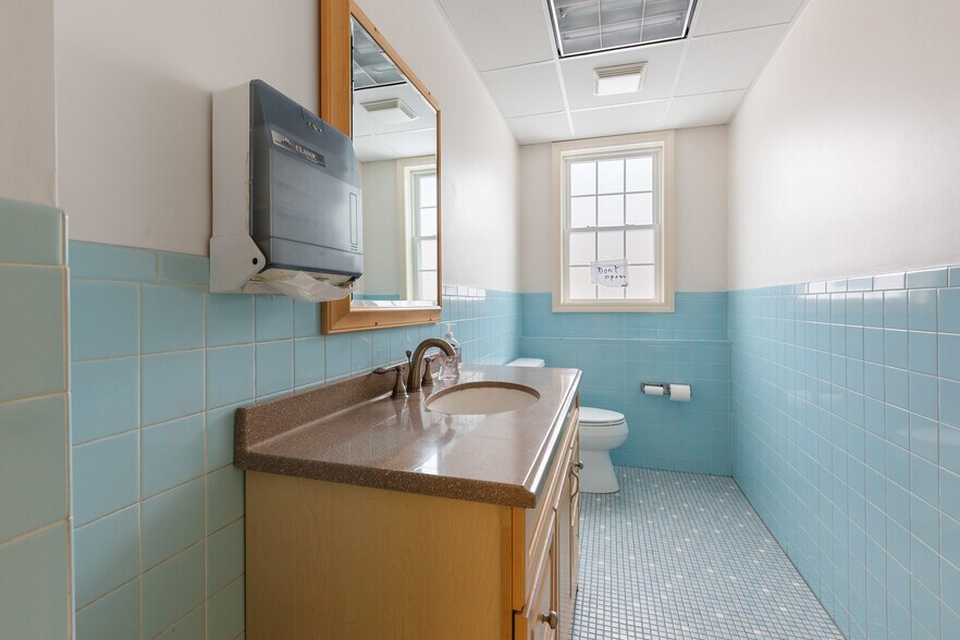 More Photos Of 25 Lowell St, Wilmington Loft Creative Space For Sale